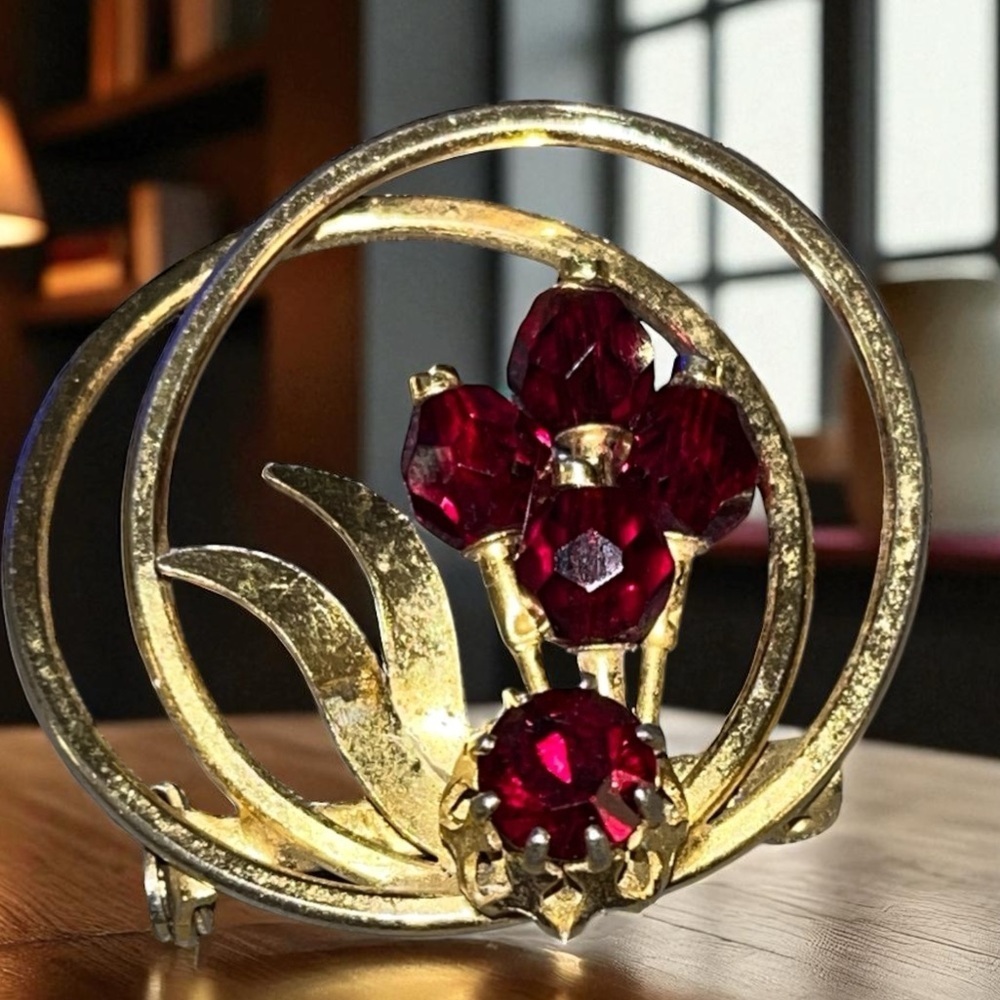 Beautiful Vintage Gold and Red Floral Brooch
